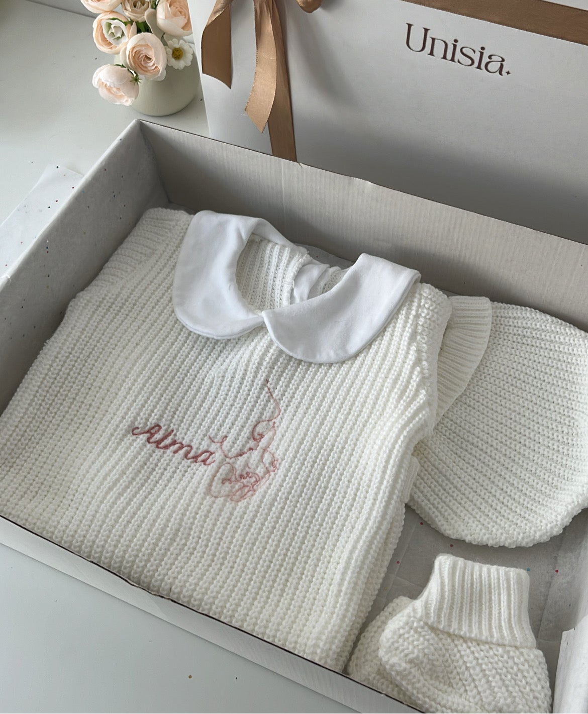 Ensemble en maille blanc à broder